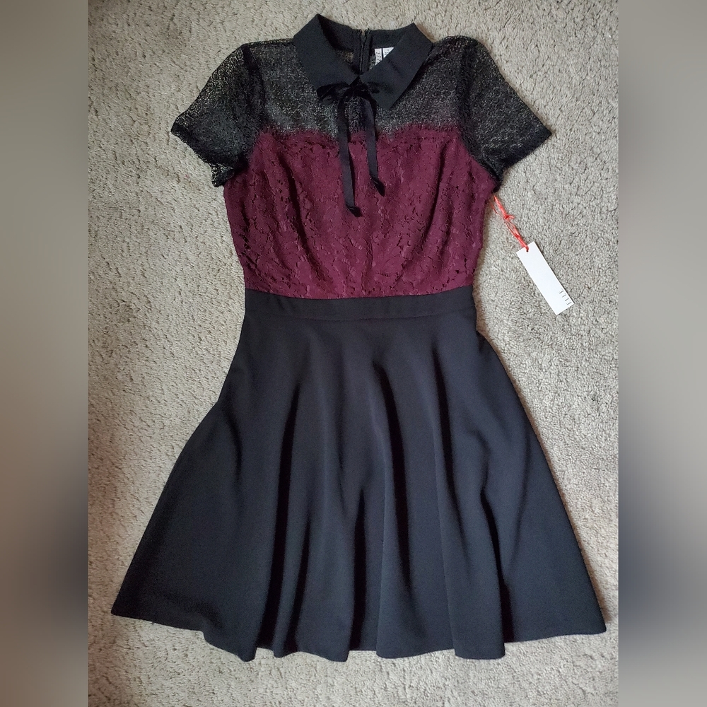 ELLE Size 4 Lace Dress